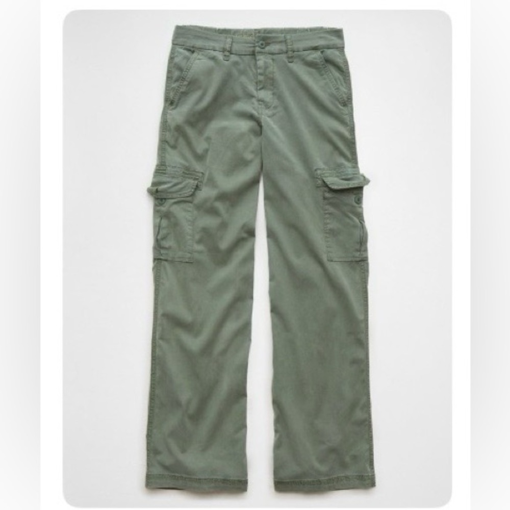 American Eagle Outfitters Woman’s Low Rise Olive Cargo Pants